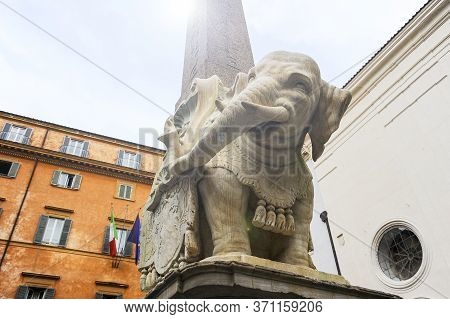 Elephant And Obelisk Marble Renaissance Sculpture, Designed By Italian Gian Lorenzo Bernini In Piazz