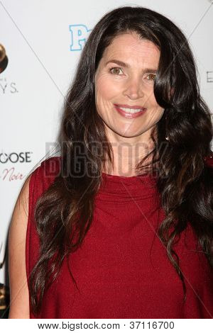 LOS ANGELES - SEP 21: Julia Ormond ankommer i Primetime Emmy kunstnere kandidat receptionen på S