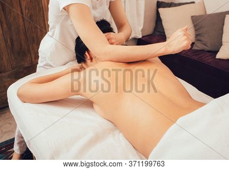 Traditional Thai Massage. Sabay Massage Is A Full Woman Body Massage. The Procedure Recovers The Bru