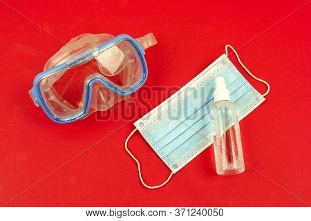 Diving Mask For Swimming And Sea Pebbles, Disinfection And Protection Against The Virus, Sea And Res