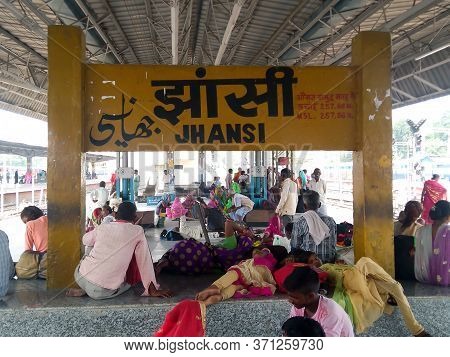 Migrants Workers Sitting In Indian Railways Platform With No Food, Water As Trains Run Late By Sever