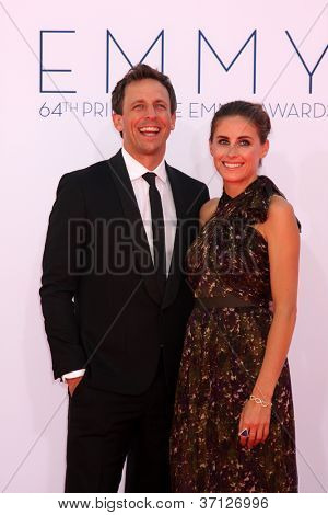 LOS ANGELES - 23 de setembro: Seth Meyers chega 2012 Emmy Awards, no Nokia Theater, em 23 de setembro,