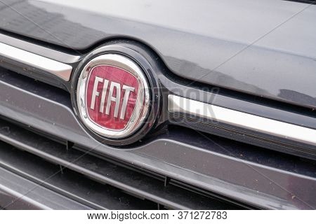 Bordeaux , Aquitaine / France - 10 15 2019 : Front Fiat Car Logo Fabbrica Italiana Automobili Torino