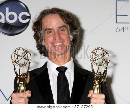 LOS ANGELES - SEP 23: Jay Roach v tiskovém centru Emmy Awards 2012 Nokia Theater na Septe