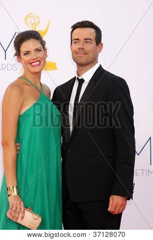LOS ANGELES - 23 de setembro: Carson Daly chega 2012 Emmy Awards, no Nokia Theater, em 23 de setembro,