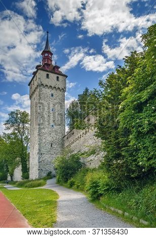 Musegg Wall - The Celebrated City Walls With Their Nine Towers Form Part Of The Historic Fortificati