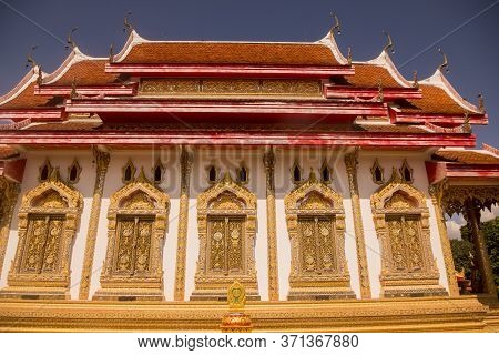 Thailand Tak Wat Klang Suan Dok Mai Temple