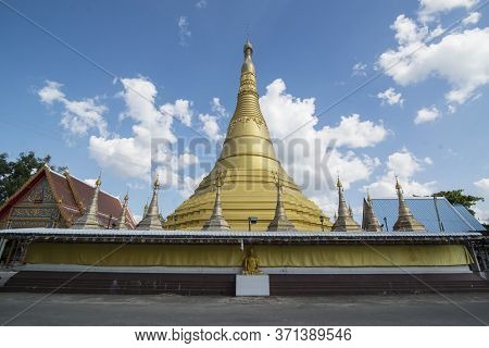 Thailand Mae Sot Wat Chumphon Khiri Temple