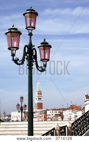 Velence utcai lámpa