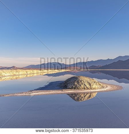 Square Small Island In The Bonnievale Salt Flats, Utah
