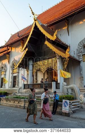 Chiang Mai Thailand-10 January 2020:wat Chedi Luang Temple,built During The Reign Of Phaya Saen Muea