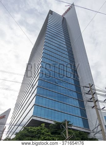 Vibhavadi-rangsit Road Bangkok,thailand-18 August 2018: Office Building, Shinawatra 3 On, 18 August 