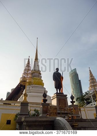 Wat Yannawa Bangkok, Thailand -16 October 2018;wat Yannawa, Royal Monastery Located On The Chao Phra