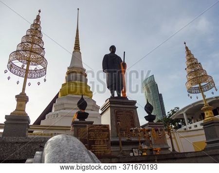 Wat Yannawa Bangkok, Thailand -16 October 2018;wat Yannawa, Royal Monastery Located On The Chao Phra