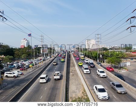 Bangkok Thailand-25 December 2018:chaeng Watthana Road. On Bangkok Thailand-25 December 2018. Images