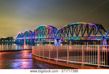 The Big Four Bridge Across The Ohio River Between Louisville, Kentucky And Jeffersonville, Indiana