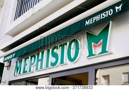Bordeaux , Aquitaine / France - 02 15 2020 : Mephisto Sign Logo Brand Shop Shoes Store Footwear Manu