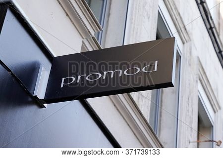 Bordeaux , Aquitaine / France - 12 04 2019 : Promod Logo Fashion Store Sign French Shop Chain Women