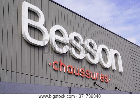 Bordeaux , Aquitaine / France - 09 24 2019 : Sign Store Besson Chaussures Shop In France Sell Shoes 