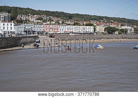 Weston-super-mare, Uk - July 28, 2019: Knightstone Harbour On A Hot Summer Afternoon.