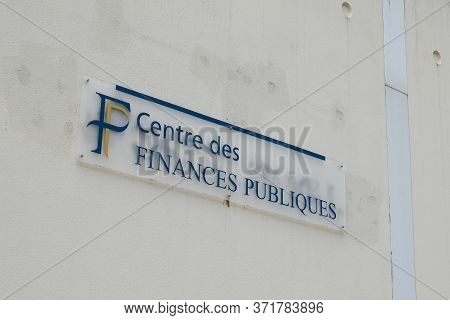 Bordeaux , Aquitaine / France - 06 01 2020 : Centre Des Finances Publiques Logo Sign Of French Taxes