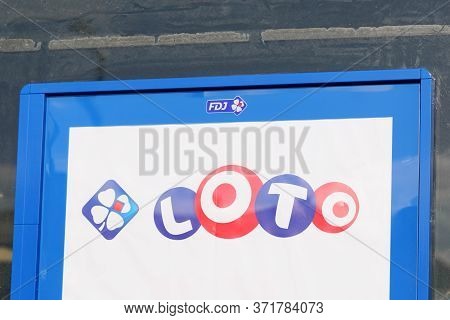 Bordeaux , Aquitaine / France - 11 13 2019 : Fdj La Francaise Des Jeux Loto Advertising Sign On Buil