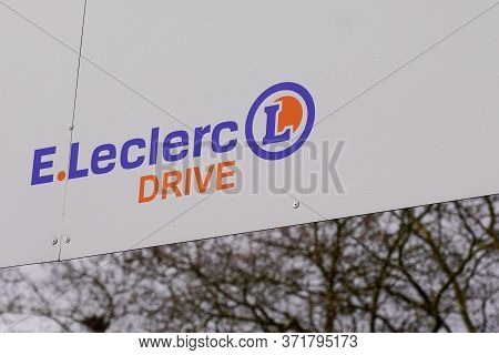 Bordeaux , Aquitaine / France - 01 15 2020 : E.leclerc Drive Brand Sign Logo On Building Facade Shop