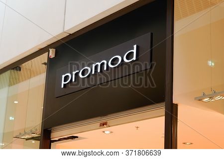 Bordeaux , Aquitaine / France - 01 15 2020 : Promod Logo Store Signage French Shop Chain Sign Of Wom