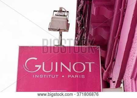 Bordeaux , Aquitaine / France - 06 06 2020 : Guinot Sign Logo Of Beauty Institute On Shop Wall Build