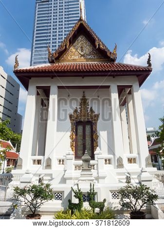 Wat Pathum Wanaram Ratchaworawihan Temple Bangkok Thailand-23 November 2018:it Is Also The Location 