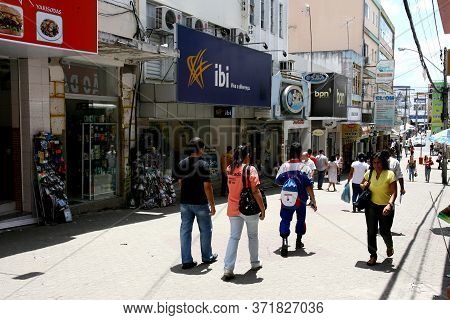Vitoria Da Conquista, Bahia / Brazil - October 31, 2011: People Are Seen In The Shopping Center Of T