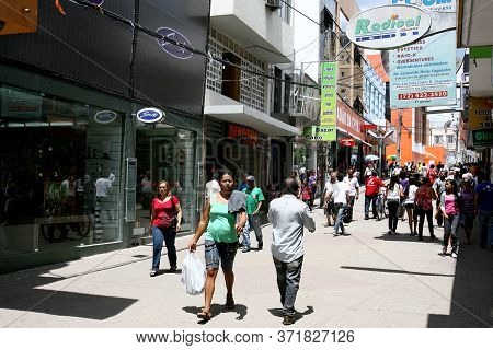Vitoria Da Conquista, Bahia / Brazil - October 31, 2011: People Are Seen In The Shopping Center Of T