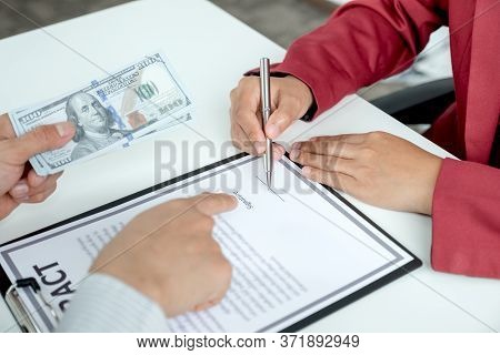 The Business Owner Personally Signed The Deal, Closing The Deal By Accepting Bribes. The Idea Of ​​c