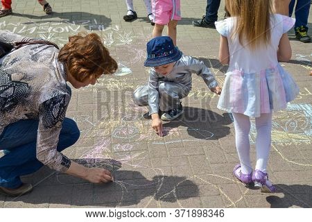 Chelyabinsk Russia June 1 2014 child protection Day festive parade of strollers and bicycles