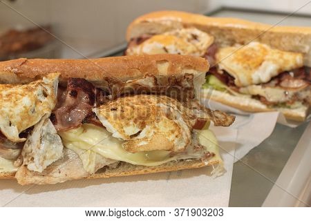 Fried Egg Sandwiches In A Baguette Yummy
