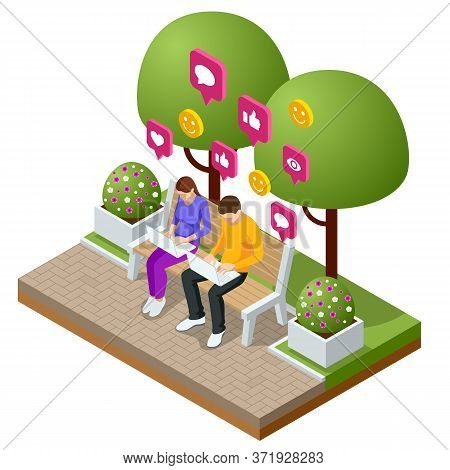 Isometric Woman And Man Typing On Laptop. Live Chat. Sms Messages And Speech Bubbles. Short Message 