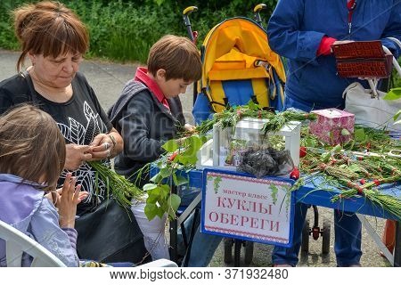 Chelyabinsk Russia June 8 2014 folk art festival master class on making amulets