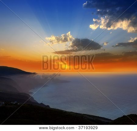 La Palma muntains sunset oranssi aurinko Kanariansaaret