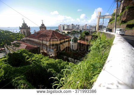 Salvador, Bahia / Brazil - June 3, 2015: View Of Ruins Of Old Mansions In The Region Of Ladeira Da M