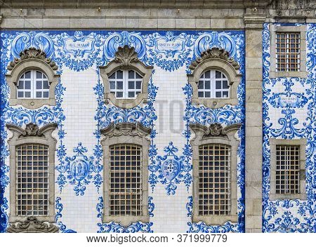 Igreja Do Carmo Church Of Carmelites Built In 18th Century With Ornate Tiled Side Facade Decorated W