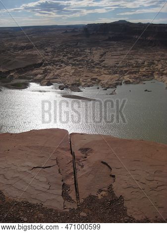 View With A Cracked Rock- Geology - Hite Overlook - Glen Canyon
