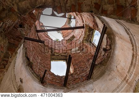Scenic Ruins Of The Part Of The Old Palace With Tower, Inside View The Partially Destroyed Tower Aga