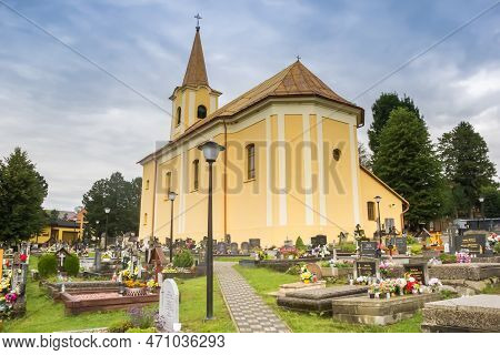 Zdiar, Slovakia - July 30, 2022: Graveyard In Front Of The Historic Church Of Zdiar, Slovakia