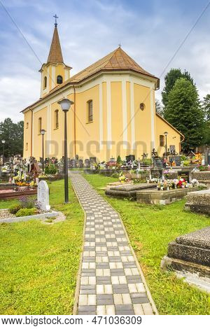 Zdiar, Slovakia - July 30, 2022: Graveyard In Front Of The Historic Church Of Zdiar, Slovakia