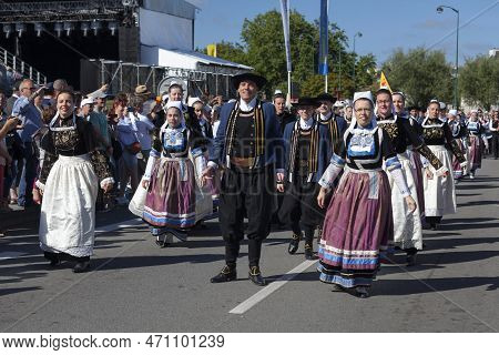 Quimper, France - July 24 2022: Traditional Dancers Of The Danserien Kemper During The Cornouaille F
