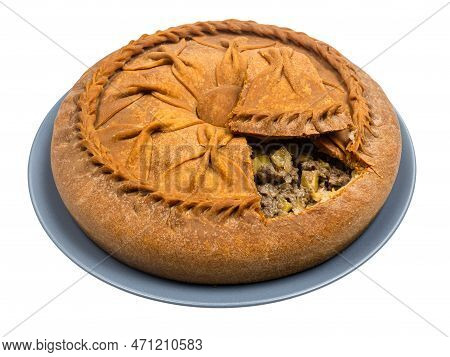 Tatar Cuisine - Open Zur Belish Tatar Big Pie (close Baked Pie From Unleavened Dough With Meat And P