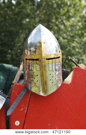 Casco cavalieri medievali