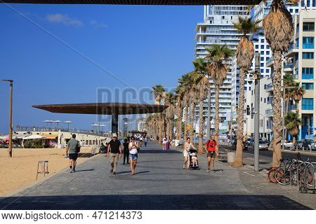 Tel Aviv, Israel - November 2, 2022: People Visit Tayelet Beachfront Promenade In Tel Aviv, Israel. 