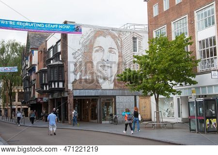 People On The High Street In Exeter, Devon In The Uk, Taken The 19th May 2022