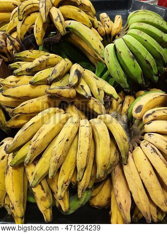 Assorted, Tasty And Fresh Vegetables, Fruits And Vegetables For A Healthy And Delicious Diet.